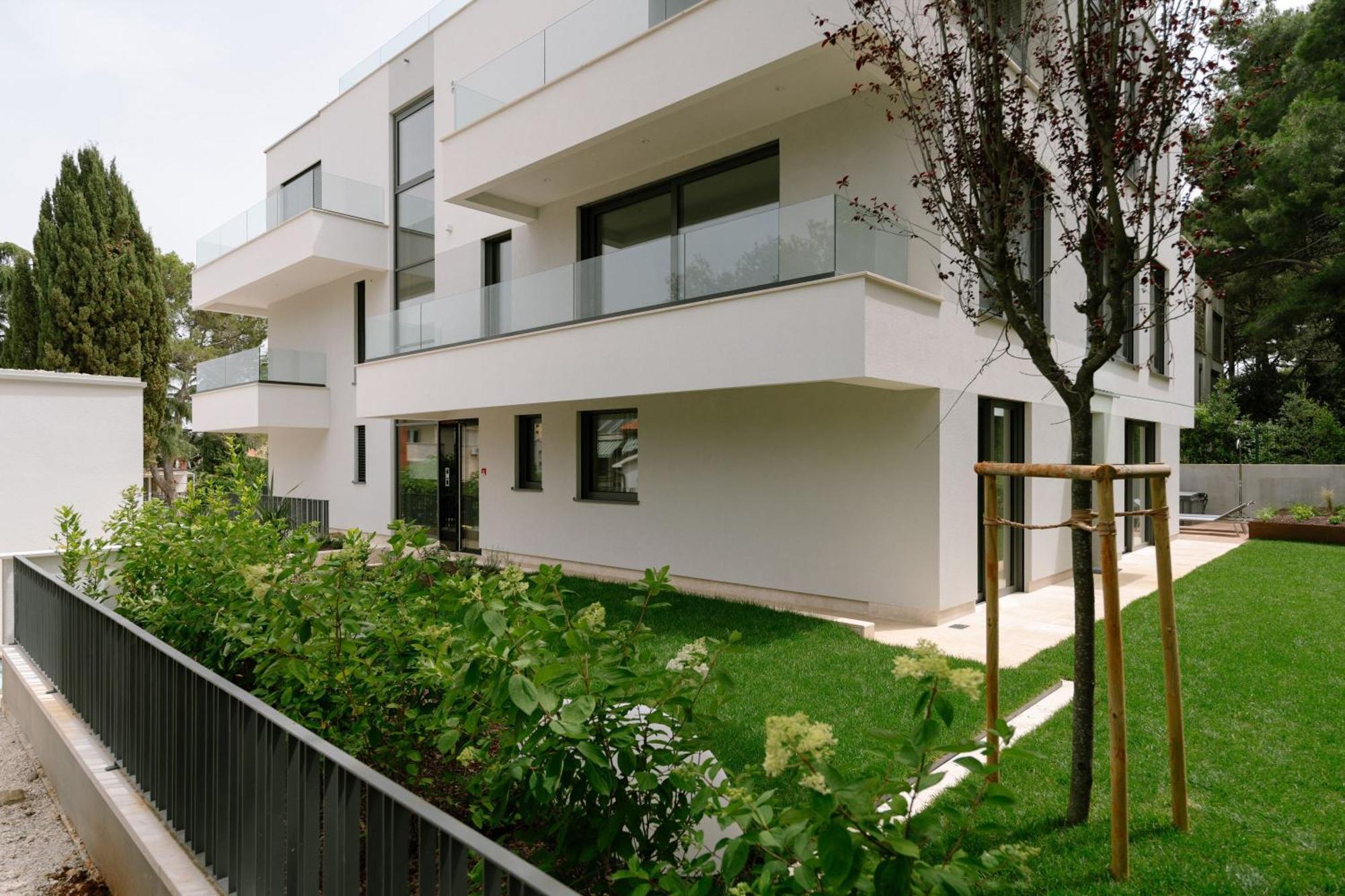 The Q Bliss - Your New 4-Star Hideaway With A Garage Rovinj Eksteriør billede