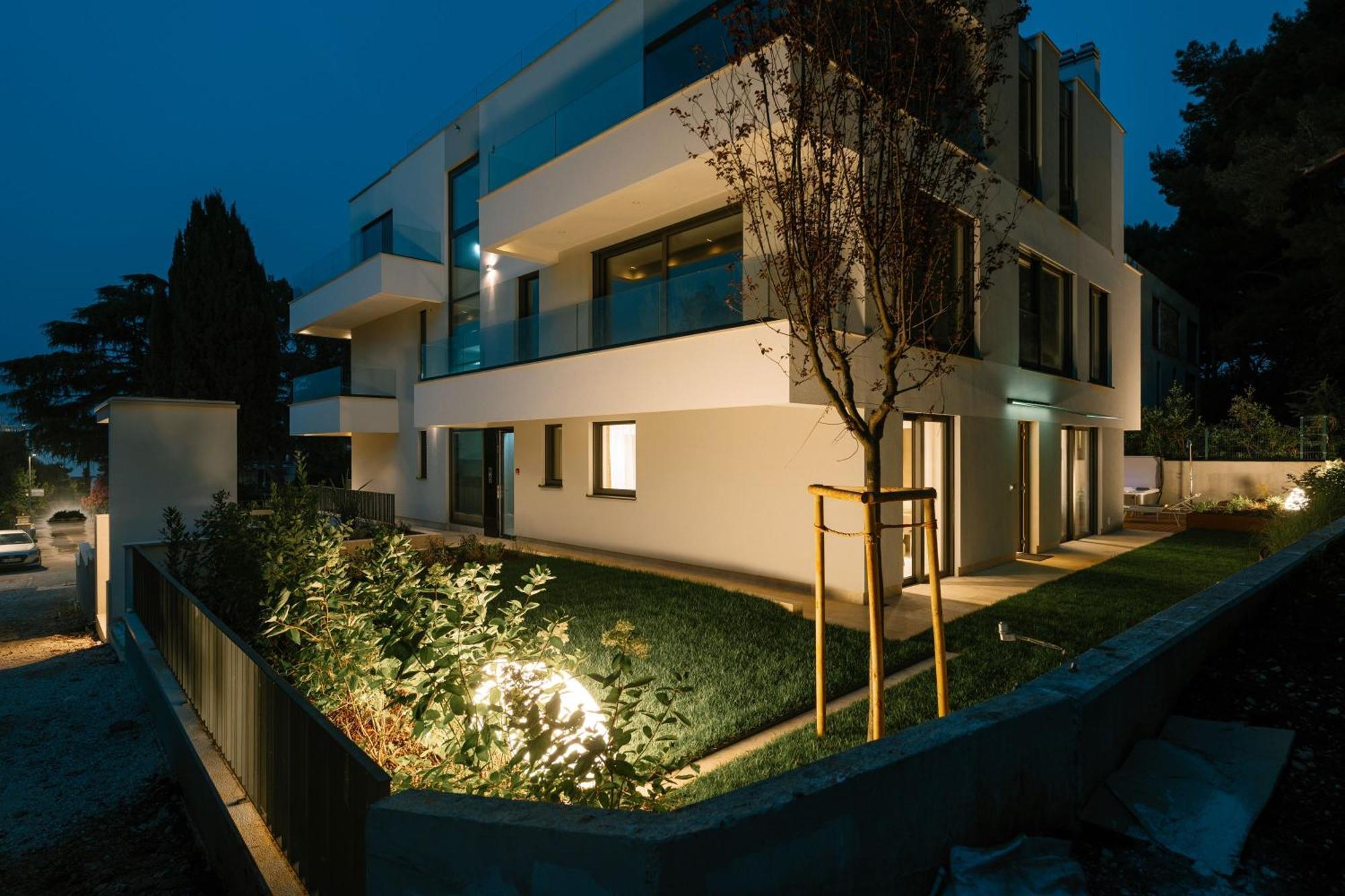 The Q Bliss - Your New 4-Star Hideaway With A Garage Rovinj Eksteriør billede